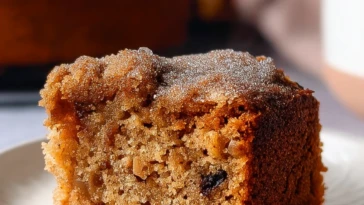 Old-Fashioned Applesauce Cake