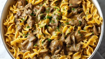 One Pot Beef Stroganoff