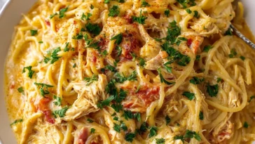 Crock Pot Cheesy Chicken Spaghetti