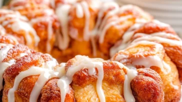 Cinnamon Roll Monkey Bread